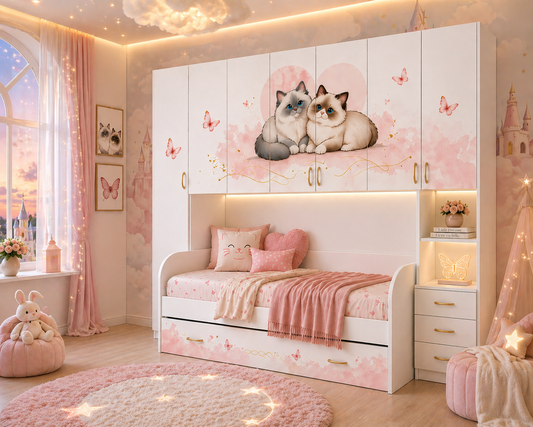 Cameretta a ponte rosa luxury con grafica gattini e farfalle per bambina in stile moderno elegante